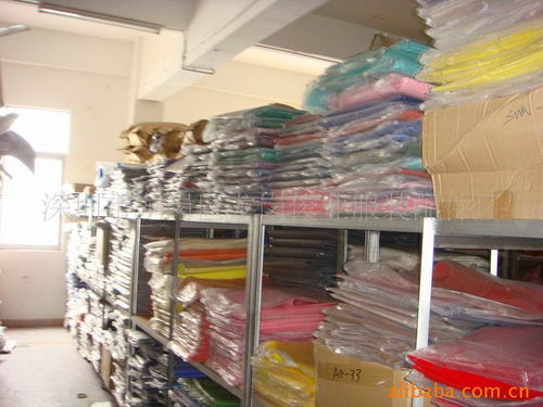 龍崗俊業(yè)服裝配件廠 專業(yè)服裝出租服務(wù)，助力您的多元需求